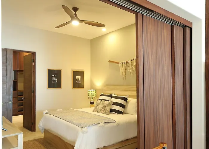 Hear The Waves! Amazing Beachfront With Unbeatable Views!